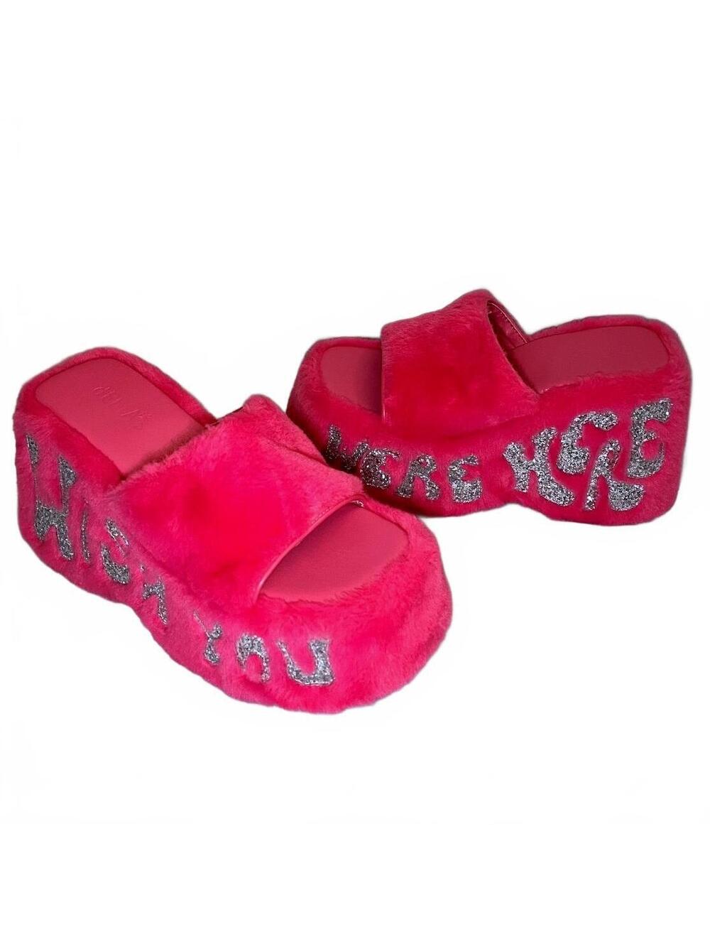 Dolls Kill Delia’s “Wish You Were Here” Pink Fuzzy Platform Slide Sandals Size 7